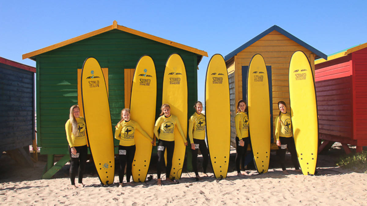 Leçon de surf en groupe (transport compris)